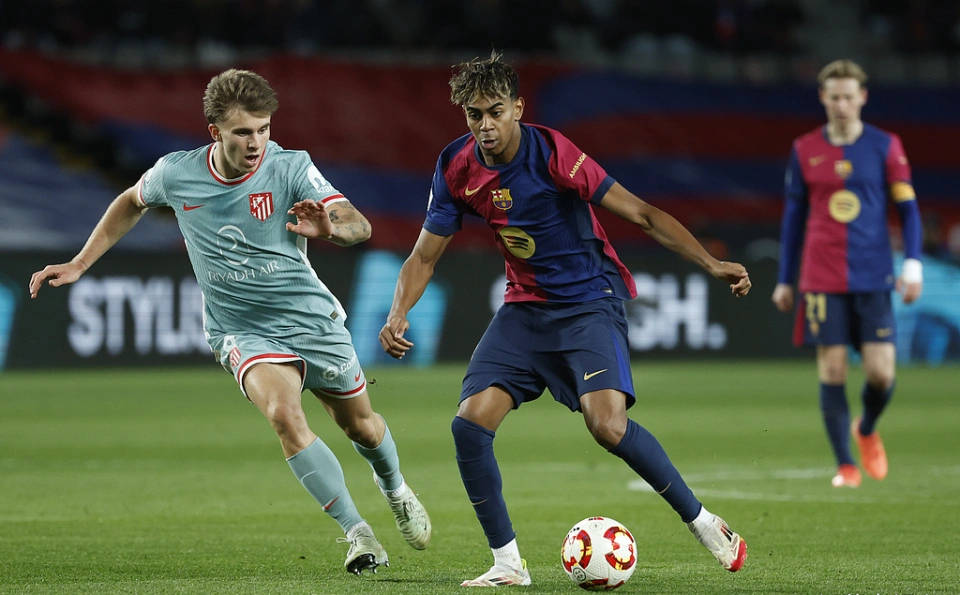 虽然他参与 虽然他参与