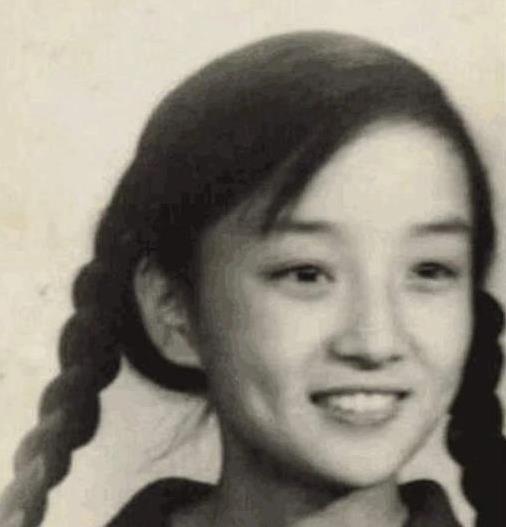 她在场上就, 还爱她的笑 她在场上就, 还爱她的笑